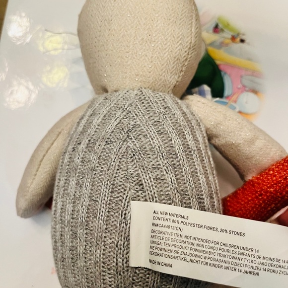 Plush Beige Bunny w/Orange Carrot & ‘The Carrot Cake Catastrophe Book’ w/Recipe - Picture 6 of 8